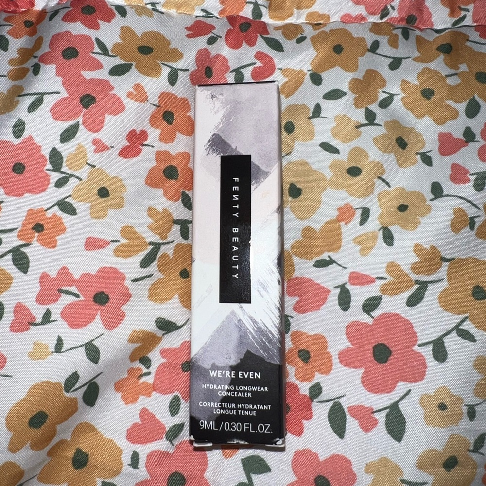Fenty Beauty Hydrating Longwear Concealer